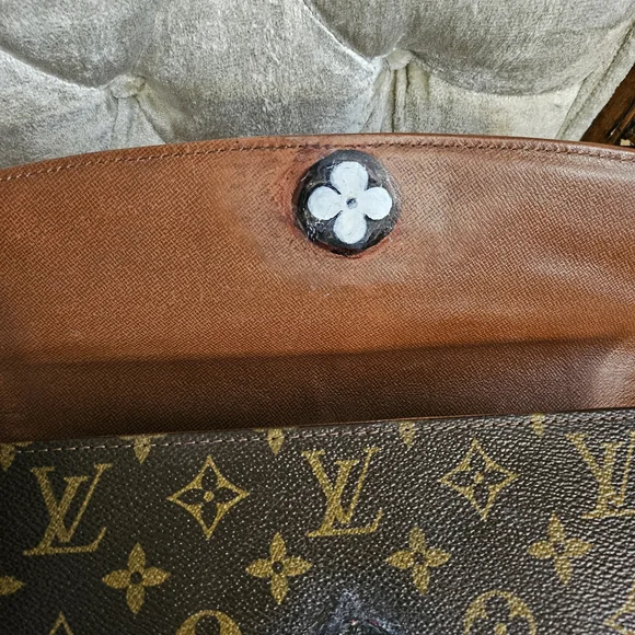Louis Vuitton Cognac and Dark Brown Wallet - Picture 10 of 16
